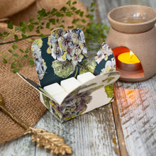 Load image into Gallery viewer, Earl Grey & Sweet Hydrangea Soy Wax Melt