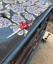 Load image into Gallery viewer, Taster Workshop - Decoupage