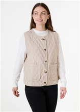 Load image into Gallery viewer, Round Neck Boxy Diamond Quilted Gilet