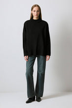 Load image into Gallery viewer, TURTLENECK BASIC KNIT SWEATER
