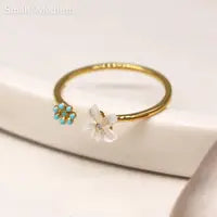 Load image into Gallery viewer, Gold plated open band flower ring
