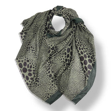 Load image into Gallery viewer, Leopard dots print scarf

