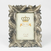 Load image into Gallery viewer, Fern Photo Frame
