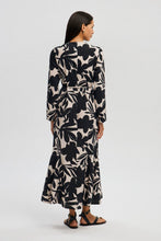 Load image into Gallery viewer, RUFFLE DETAILED PATTERNED DRESS
