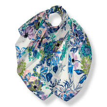 Load image into Gallery viewer, Soft Vintage Floral Print Scarf
