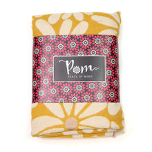 Load image into Gallery viewer, Yellow retro daisy jacquard scarf
