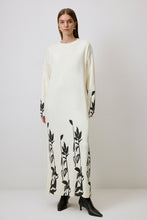 Load image into Gallery viewer, FLORAL PRINTED KNITWEAR DRESS
