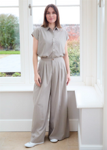 Load image into Gallery viewer, Wide Leg Pleated Palazzo Trousers
