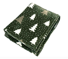 Load image into Gallery viewer, Fleece throw green tree design
