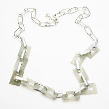 Load image into Gallery viewer, Long Metal &amp; Resin link necklace
