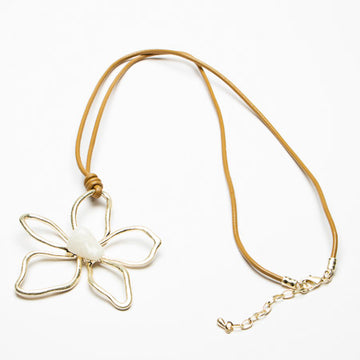 Flower Pendant Necklace