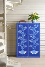 Load image into Gallery viewer, Frida Blue Chalk Paint™ by Annie Sloan
