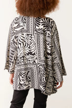 Load image into Gallery viewer, Multi Print Kimono
