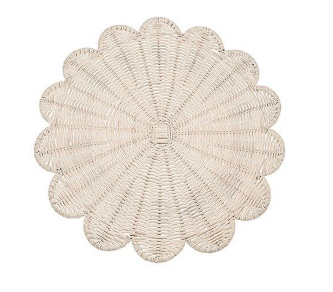 Rattan scalloped placemat white