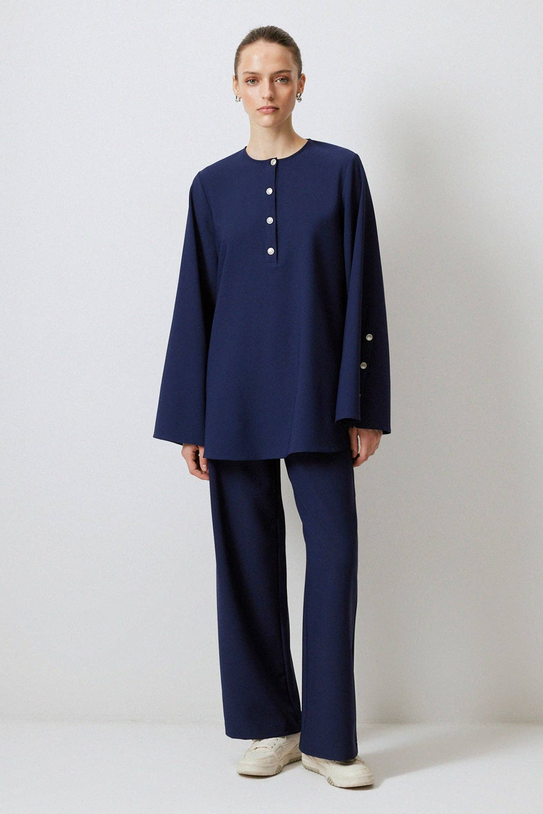 BUTTON DETAILED CREPE SET