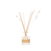 Load image into Gallery viewer, Cocoa Butter &amp; Vanilla Reed Diffuser - Clear
