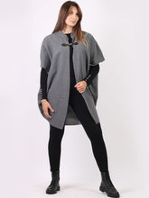 Load image into Gallery viewer, Front Buckle Lagenlook Sleeveless Cape
